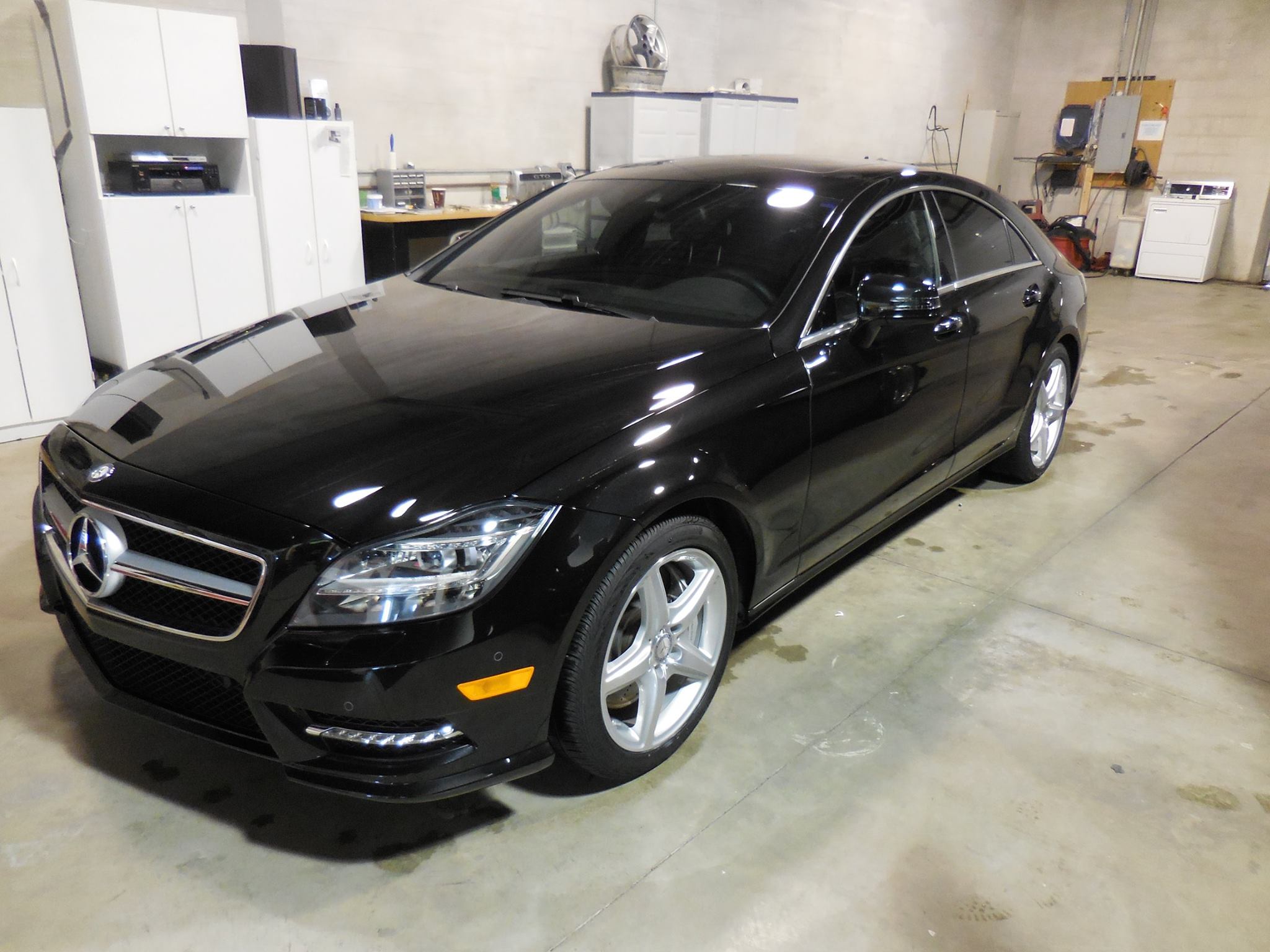 Mercedes CLS550 — luxury detailing in the studio